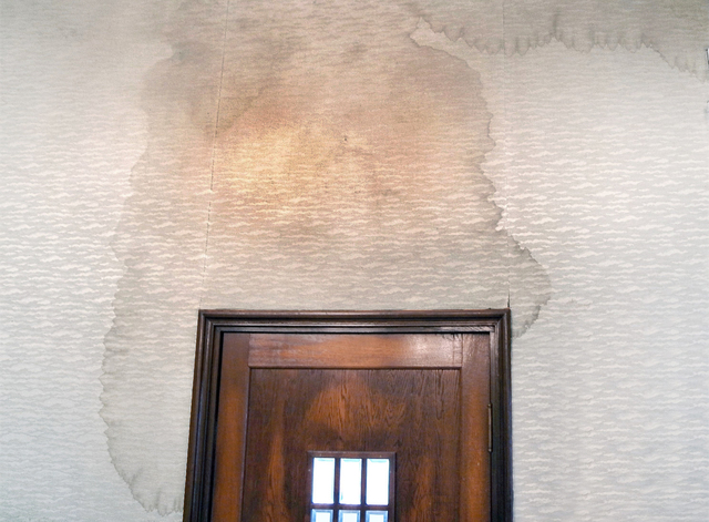 クロスの雨漏り