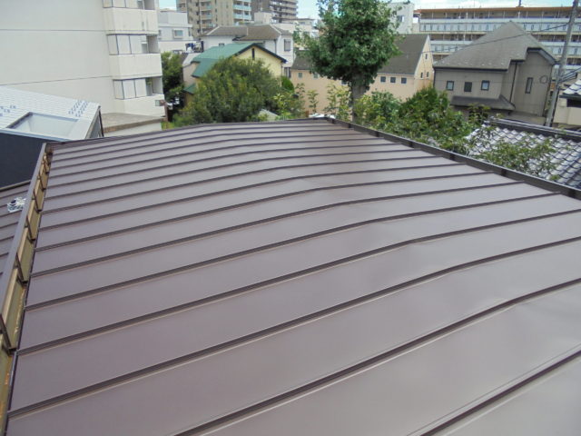 立平葺き（ガルバリウム鋼板）