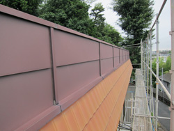 横葺き板金屋根を新規横葺き板金屋根に交換した事例