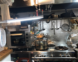 台所・厨房ステンレス貼り工事1